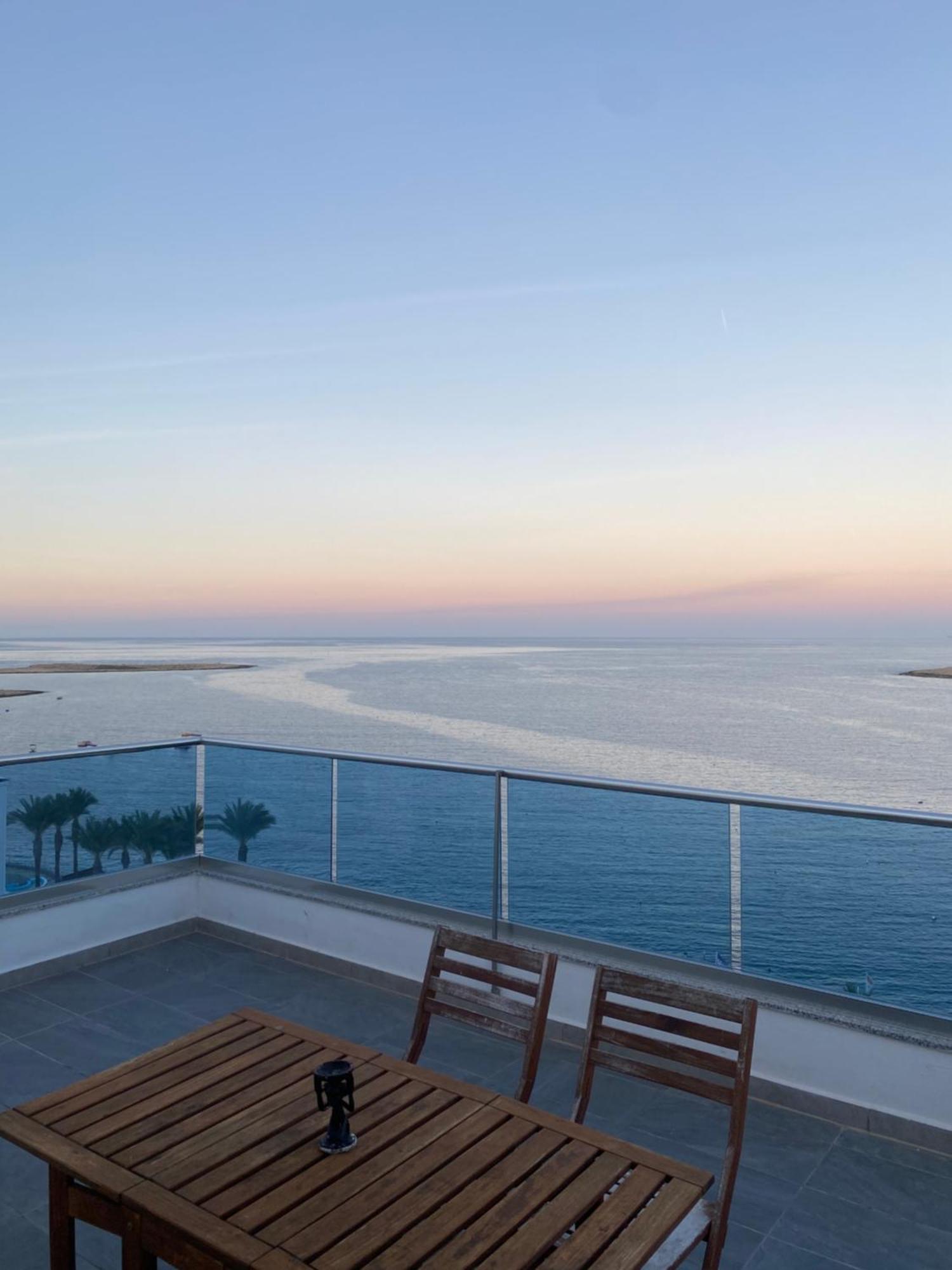 Sunrise Bay Apartments - Frontline Sea Views Σεντ Πόλς Μπέι Εξωτερικό φωτογραφία