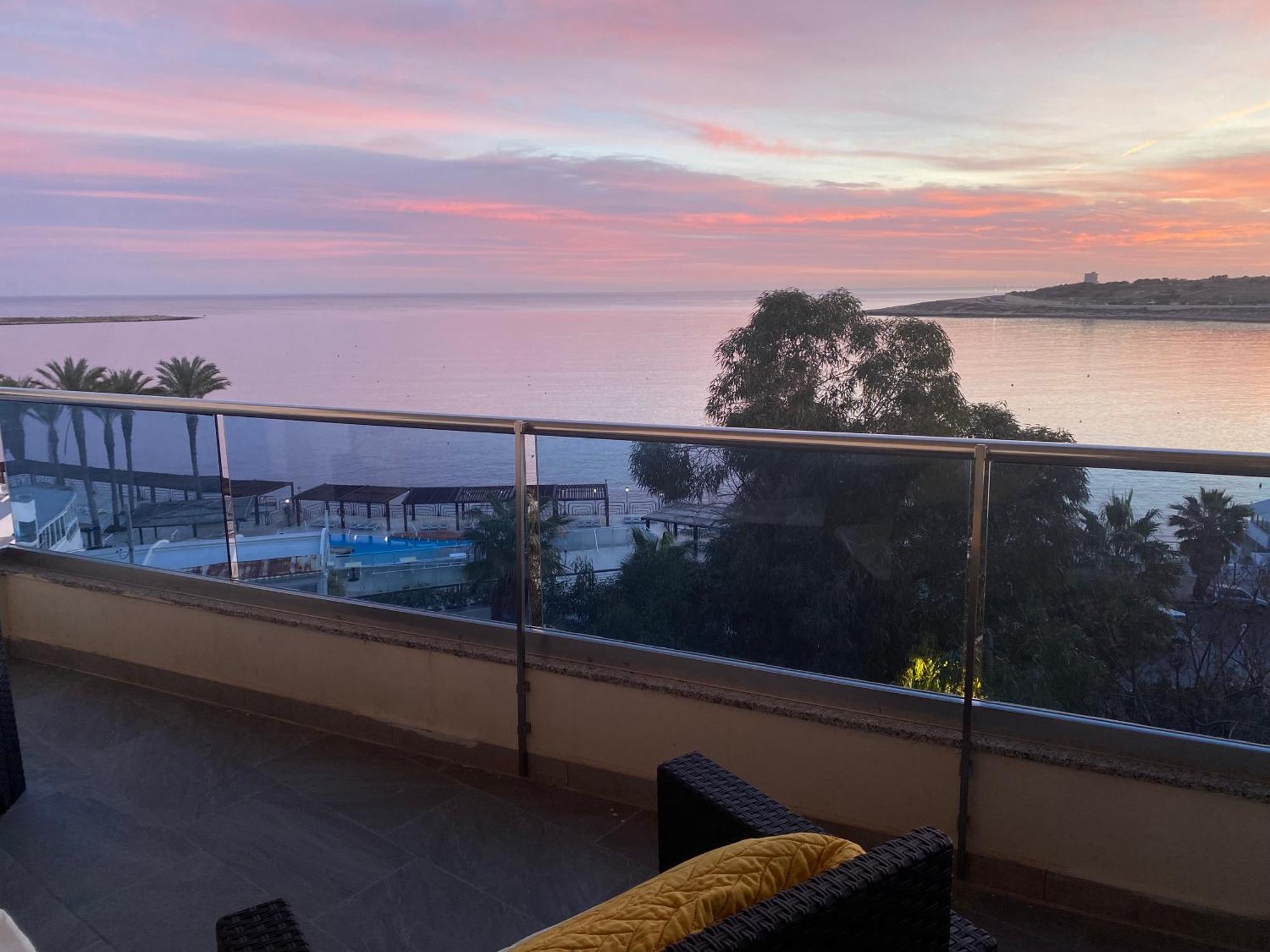 Sunrise Bay Apartments - Frontline Sea Views Σεντ Πόλς Μπέι Εξωτερικό φωτογραφία