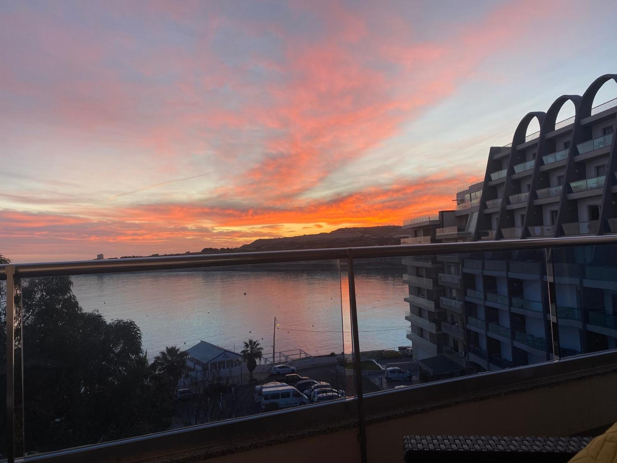 Sunrise Bay Apartments - Frontline Sea Views Σεντ Πόλς Μπέι Εξωτερικό φωτογραφία